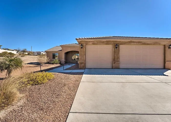 Bright Havasu With New Backyard Oasis! Holiday home *