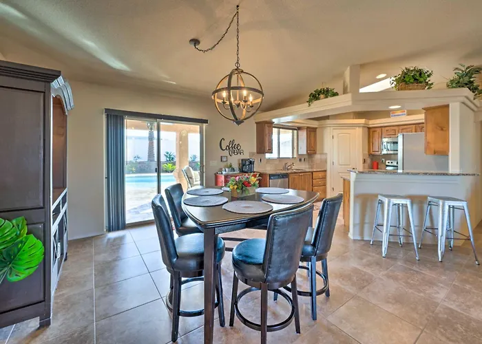 Bright Havasu With New Backyard Oasis! Holiday home *