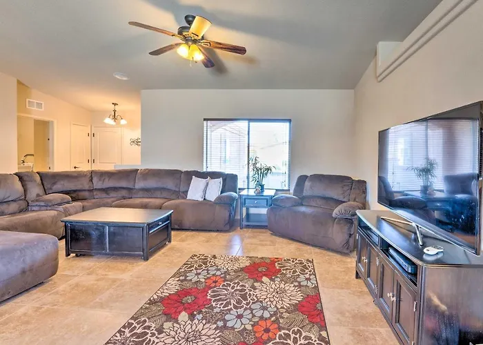 Bright Havasu With New Backyard Oasis! Holiday home *
