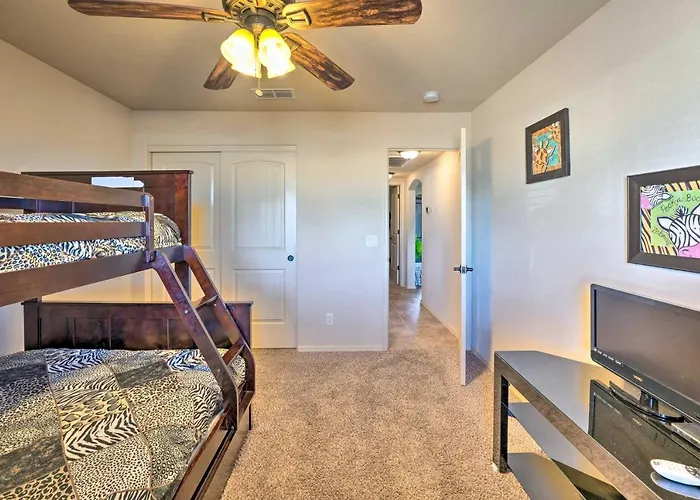 Holiday home Bright Havasu With New Backyard Oasis!