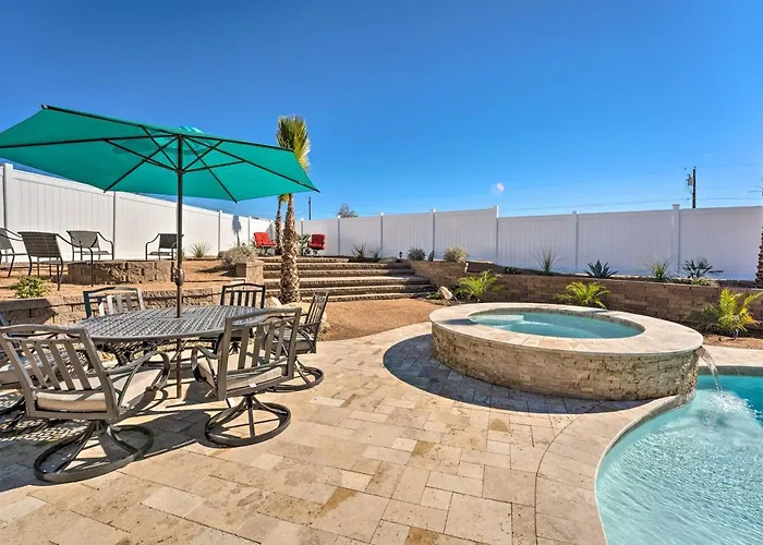 Bright Havasu With New Backyard Oasis!