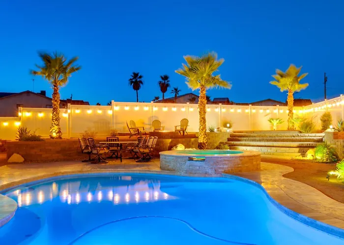 Bright Havasu With New Backyard Oasis! Holiday home