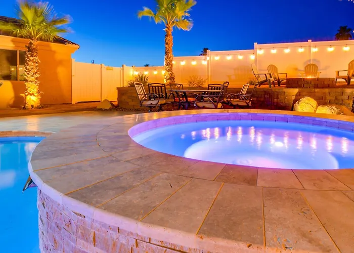 Bright Havasu With New Backyard Oasis! Holiday home