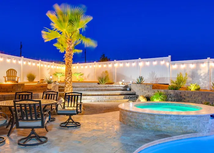 Bright Havasu With New Backyard Oasis!